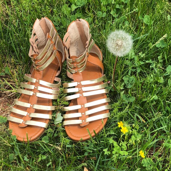 Madden Girl Other - Madden Girl Gold Gladiator Sandals 👡 ✨|| Size 5